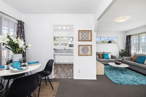 Photo of property in 1/27 Great South Road, Takanini, 2112