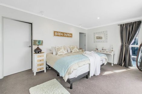 Photo of property in 21 Shillingford Boulevard, Rolleston, 7615