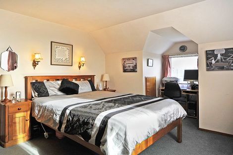 Photo of property in 85 Victoria Avenue, Palmerston North, 4410