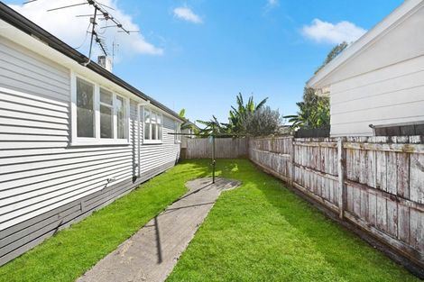 Photo of property in 8 Kenney Crescent, Fairfield, Hamilton, 3214