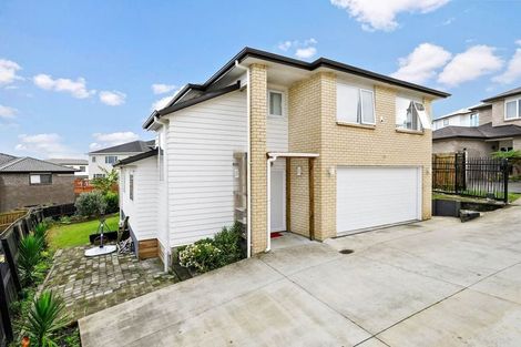 Photo of property in 62 Kirikiri Drive, Papakura, 2110