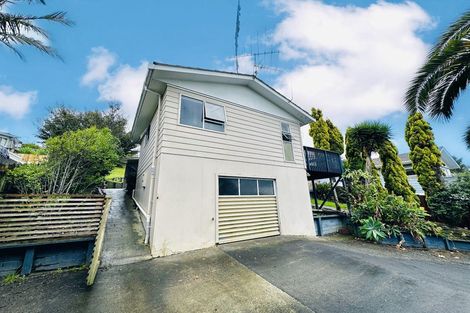 Photo of property in 10 Celeste Place, Totara Vale, Auckland, 0627