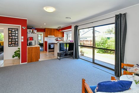 Photo of property in 15 Oakmont Place, Wattle Downs, Auckland, 2103