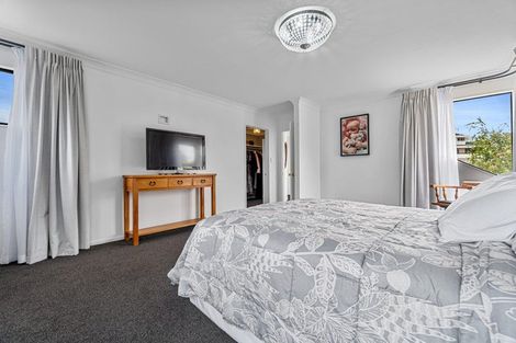 Photo of property in 12 Sunset Close, Western Heights, Hamilton, 3200