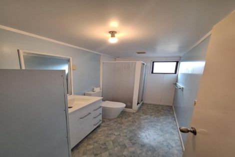 Photo of property in 2 Tomlin Place, Mangere East, Auckland, 2024