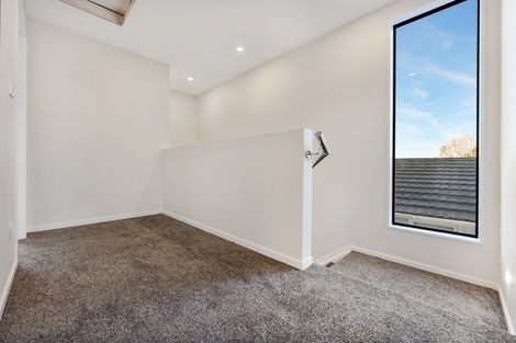 Photo of property in 4202d Great North Road, Glendene, Auckland, 0602