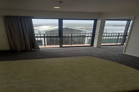 Photo of property in The Rennaissance, 5j/18 Ronwood Avenue, Manukau, Auckland, 2104