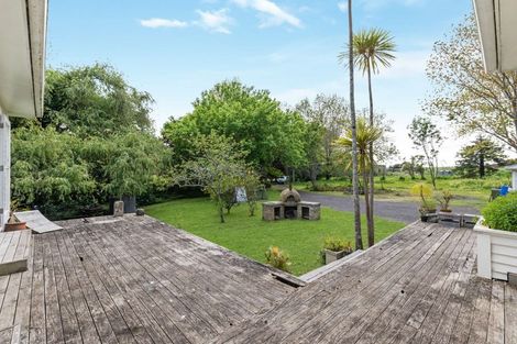 Photo of property in 611 Awhitu Road, Pollok, Waiuku, 2683