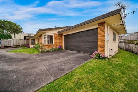 Photo of property in 2/197 Mangorei Road, Merrilands, New Plymouth, 4312