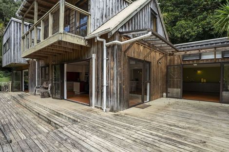 Photo of property in 40 Lone Kauri Road, Karekare, New Lynn, 0772