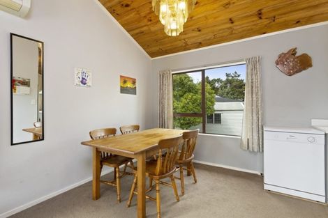 Photo of property in 3 Lorena Place, West Harbour, Auckland, 0618
