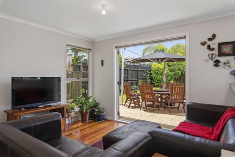 Photo of property in 1 Stredwick Drive, Torbay, Auckland, 0630
