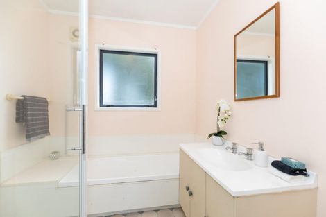 Photo of property in 7a Southsea Crescent, Silverdale, Hamilton, 3216