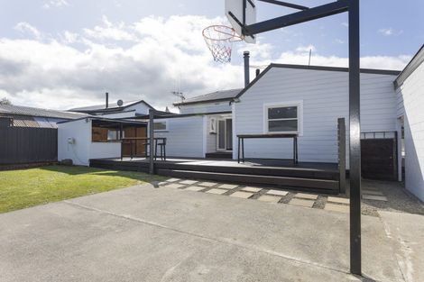 Photo of property in 11 Albert Street, Dannevirke, 4930