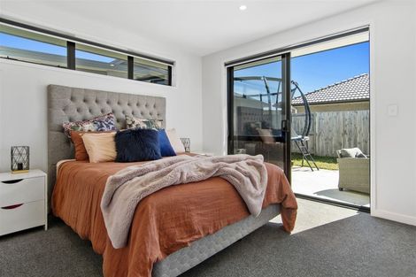 Photo of property in 28 Te Kio Crescent, Papamoa Beach, Papamoa, 3118