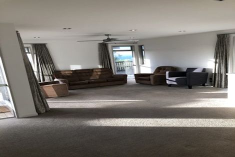 Photo of property in 26a Vipond Road, Stanmore Bay, Whangaparaoa, 0932