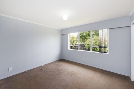 Photo of property in 33 Rhodes Drive, Kelvin Grove, Palmerston North, 4414