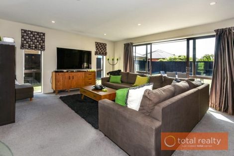 Photo of property in 18 Gosling Crescent, Halswell, Christchurch, 8025