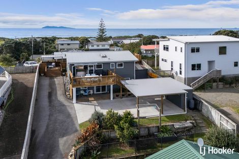 Photo of property in 5 Hanlen Avenue, Waihi Beach, 3611