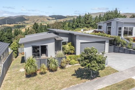 Photo of property in 154 Endeavour Drive, Whitby, Porirua, 5024