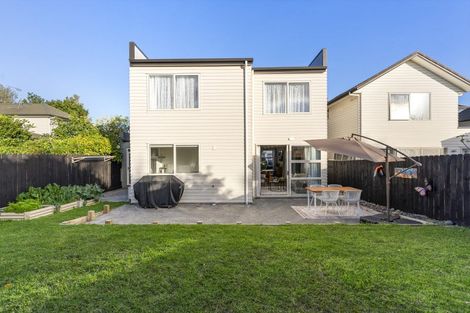 Photo of property in 12 Phar Lap Crescent, Takanini, 2112