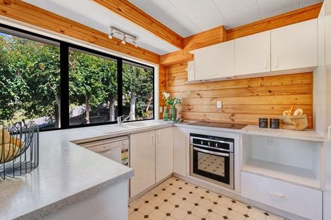 Photo of property in 7 Camilla Grove, Totara Vale, Auckland, 0629