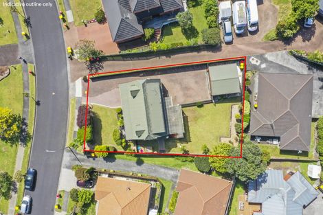 Photo of property in 6 Channing Crescent, Botany Downs, Auckland, 2010