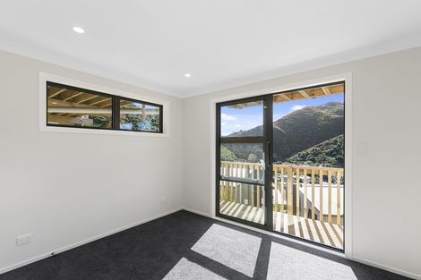 Photo of property in 1 Rarangi Way, Owhiro Bay, Wellington, 6023