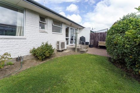 Photo of property in 2/28 Lyndon Street, Riccarton, Christchurch, 8041