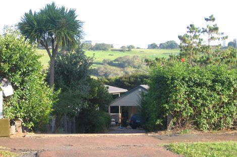 Photo of property in 67 Tahapa Crescent, Meadowbank, Auckland, 1072