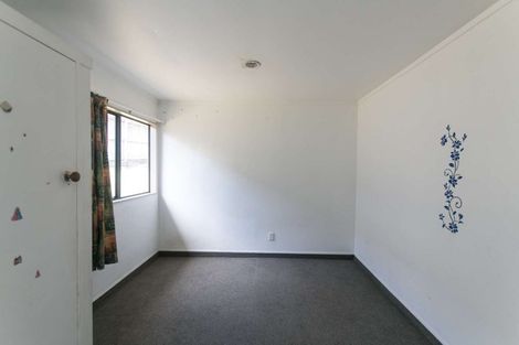 Photo of property in 1/30 Trojan Crescent, New Lynn, Auckland, 0600