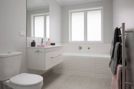 Photo of property in 2 Dame Nganeko Drive, Glenbrook, 2681