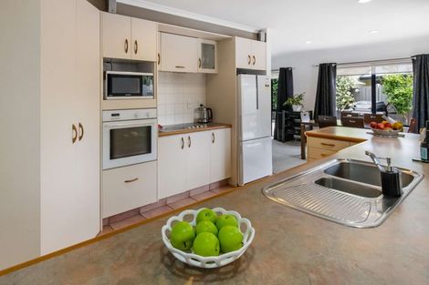 Photo of property in 50 Diomede Glade, Flagstaff, Hamilton, 3210