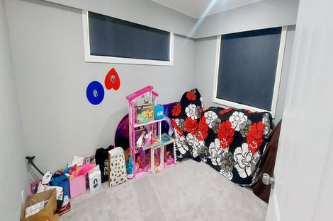 Photo of property in 64 Astley Avenue, New Lynn, Auckland, 0600