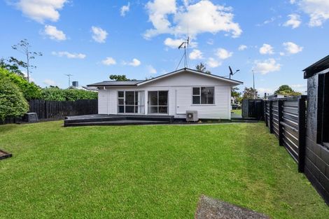 Photo of property in 16 Rhonda Avenue, Deanwell, Hamilton, 3206