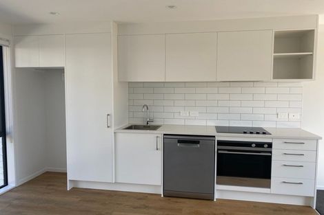 Photo of property in 7/1 Fruitvale Road, New Lynn, Auckland, 0600