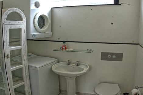 Photo of property in 15 Dee Street, Island Bay, Wellington, 6023