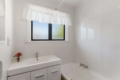 Photo of property in 5 Bideford Place, Dallington, Christchurch, 8061