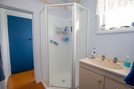 Photo of property in 15 Hayward Road, Ngatea, 3503