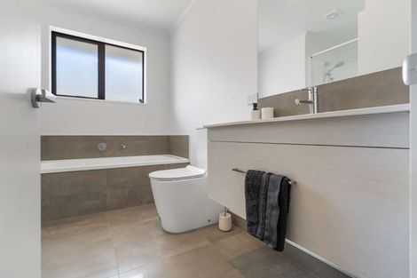 Photo of property in 32 Tara Crescent, Woodend, 7610