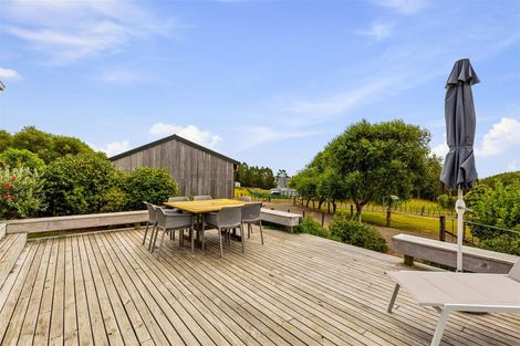 Photo of property in 321 Muriwai Valley Road, Muriwai, Waimauku, 0881