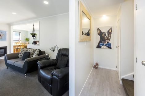 Photo of property in 22 Tacoma Drive, Totara Park, Upper Hutt, 5018