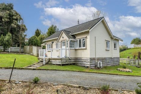 Photo of property in 8 Jervois Terrace, Ohau, 5570