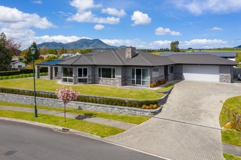 Photo of property in 30 Pukenamu Road, Rainbow Point, Taupo, 3330