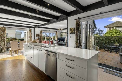 Photo of property in 16 Hinewa Road, Otumoetai, Tauranga, 3110