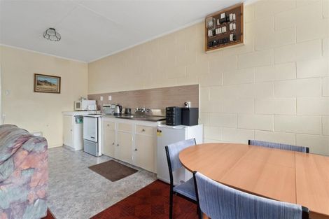 Photo of property in 100 Shearman Street, Waimate, 7924