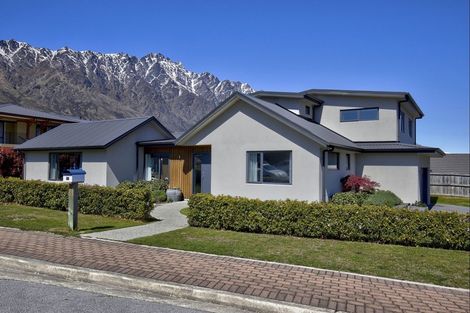 Photo of property in 13 Copper Beech Avenue, Frankton, Queenstown, 9300