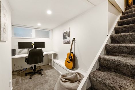 Photo of property in 12 Eastglen Road, Glen Eden, Auckland, 0602