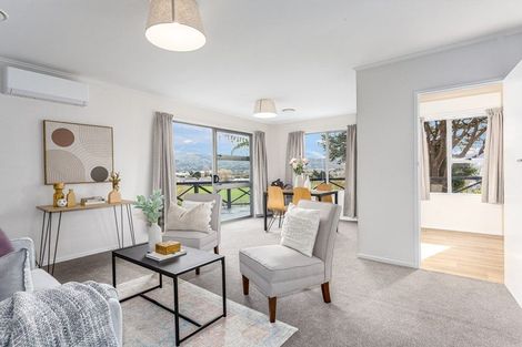 Photo of property in 214a Waddington Drive, Naenae, Lower Hutt, 5011