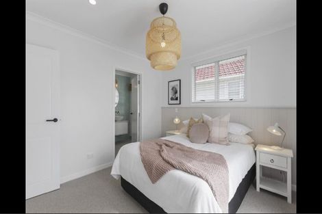 Photo of property in 21 Waione Avenue, Te Atatu Peninsula, Auckland, 0610